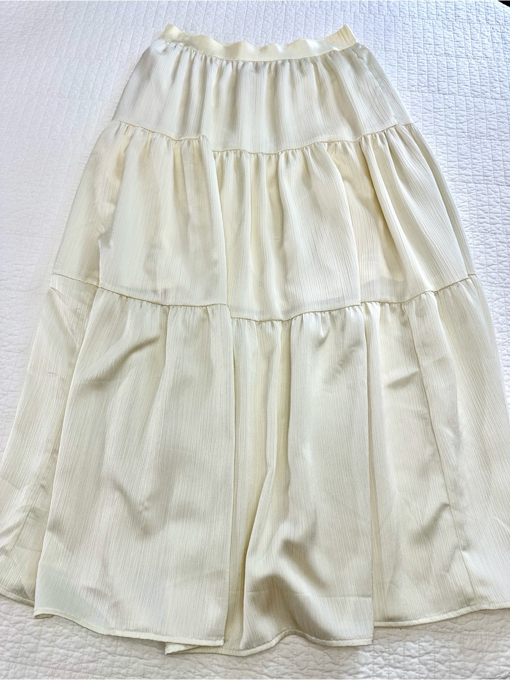 Melloday Medium Anthro Light Cream Tiered Maxi Skirt NWOT Elastic Waist